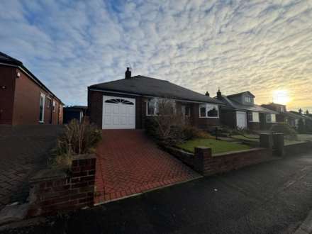 Manor Road, Shaw, Image 15