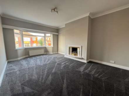 Manor Road, Shaw, Image 2