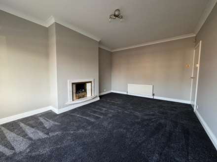 Manor Road, Shaw, Image 3