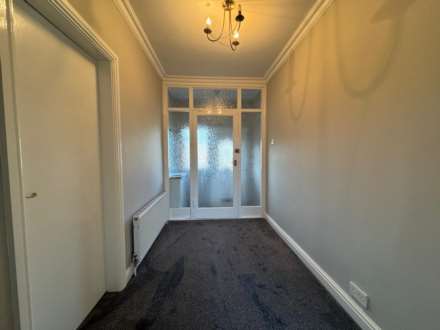 Manor Road, Shaw, Image 4