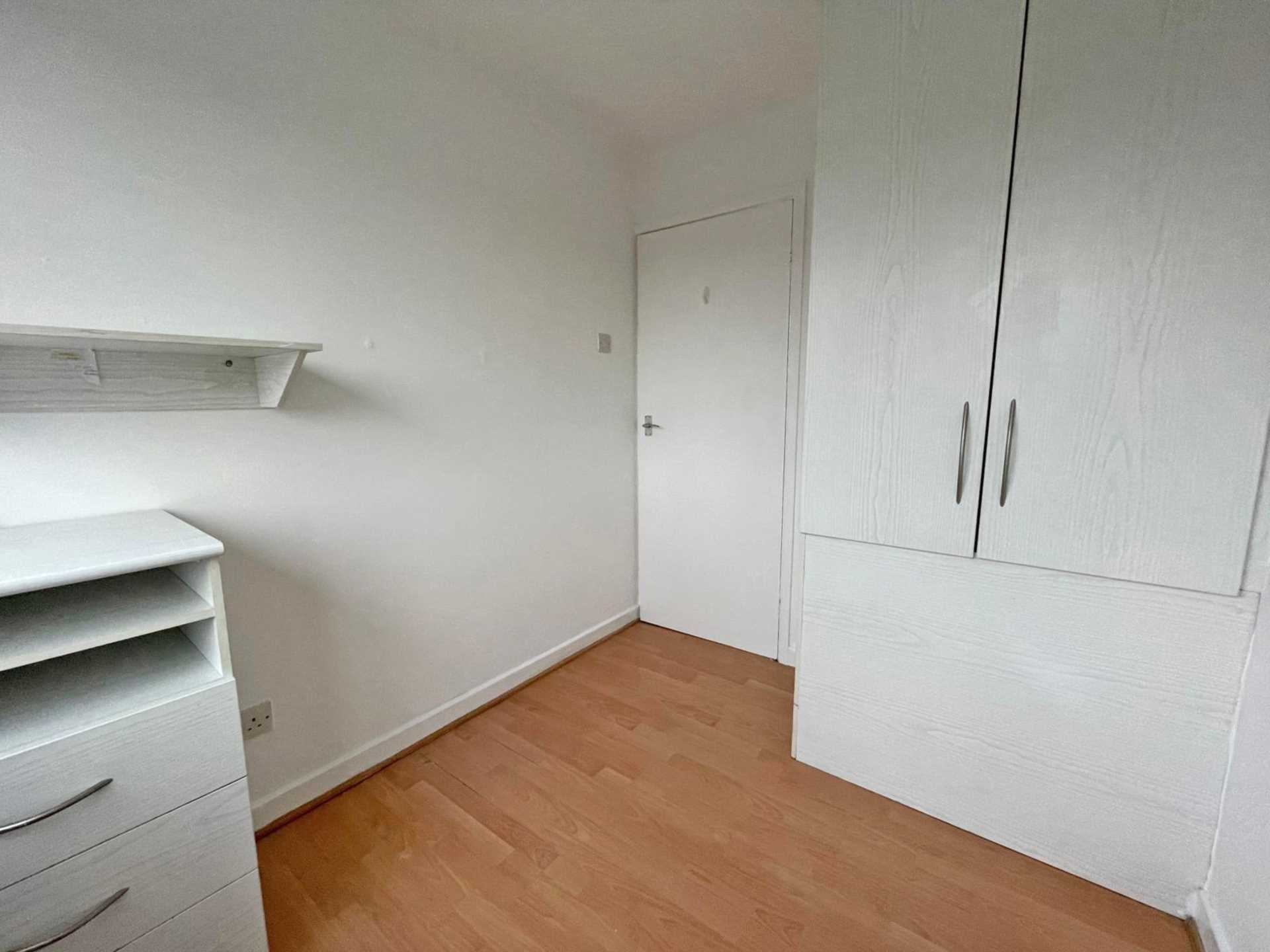 Dogford Road, Royton, Image 10