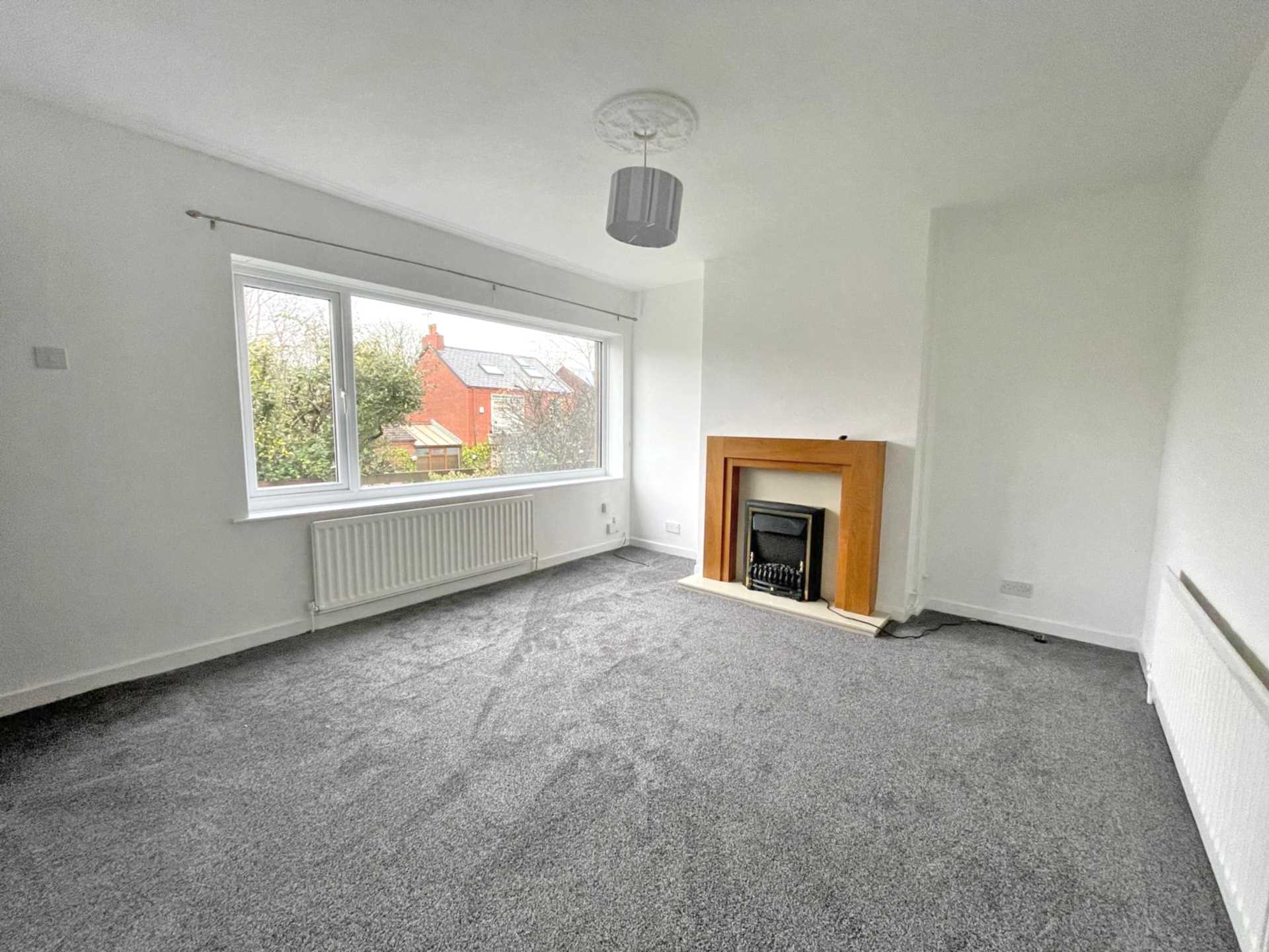 Dogford Road, Royton, Image 2