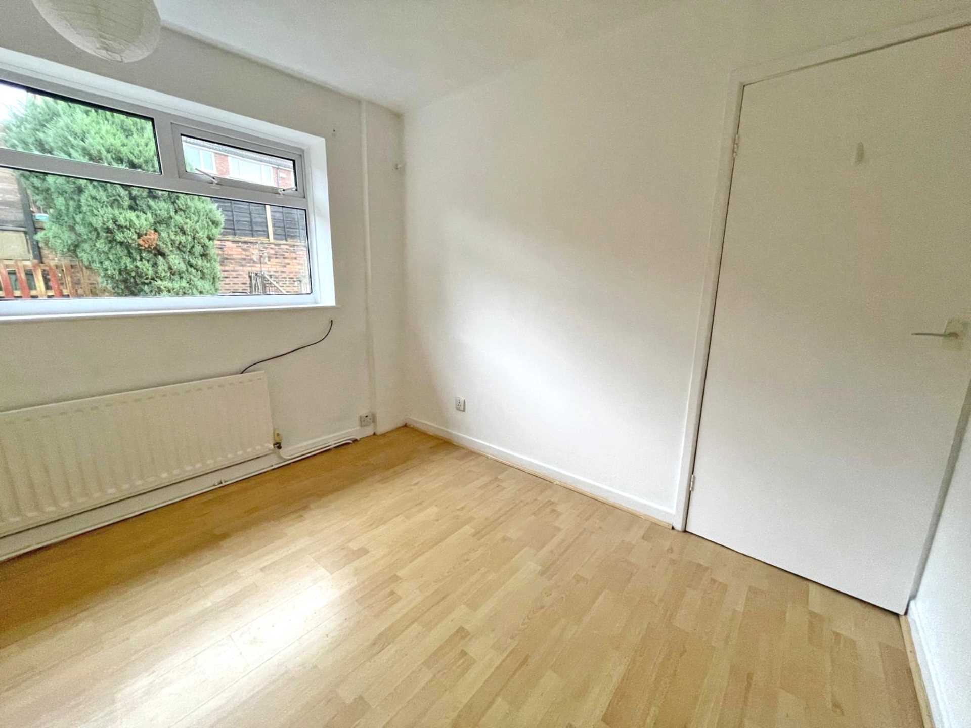 Dogford Road, Royton, Image 7
