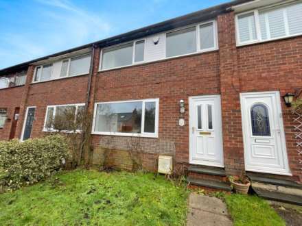 3 Bedroom Town House, Dogford Road, Royton