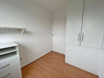 Dogford Road, Royton, Image 10