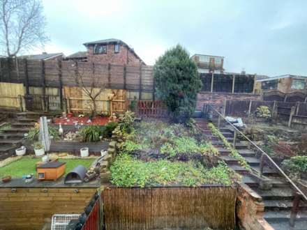 Dogford Road, Royton, Image 15