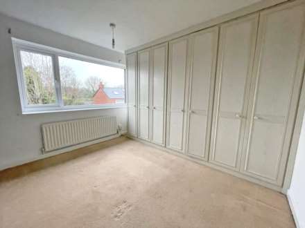 Dogford Road, Royton, Image 5