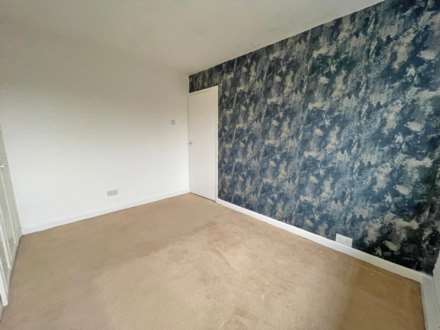 Dogford Road, Royton, Image 6