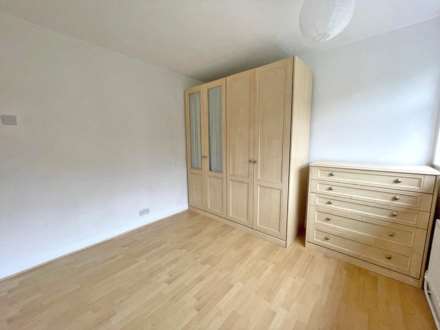 Dogford Road, Royton, Image 8