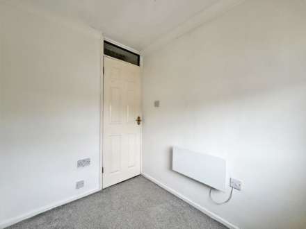 Turf Lane, Royton, Image 11