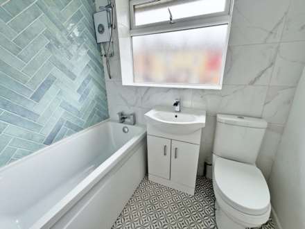 Turf Lane, Royton, Image 12