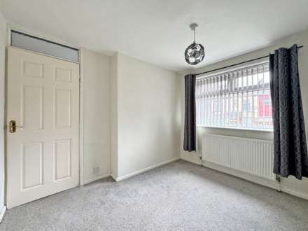 Turf Lane, Royton, Image 8