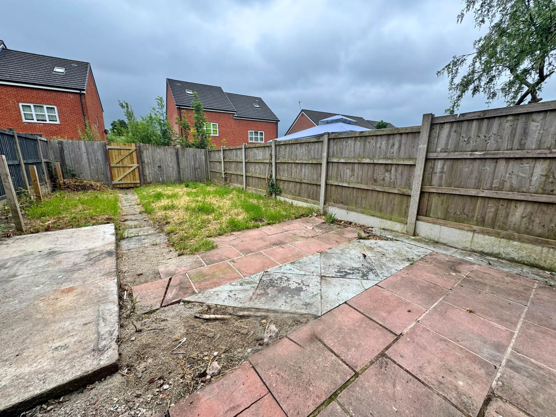 Hopkin Avenue, Derker, Image 10