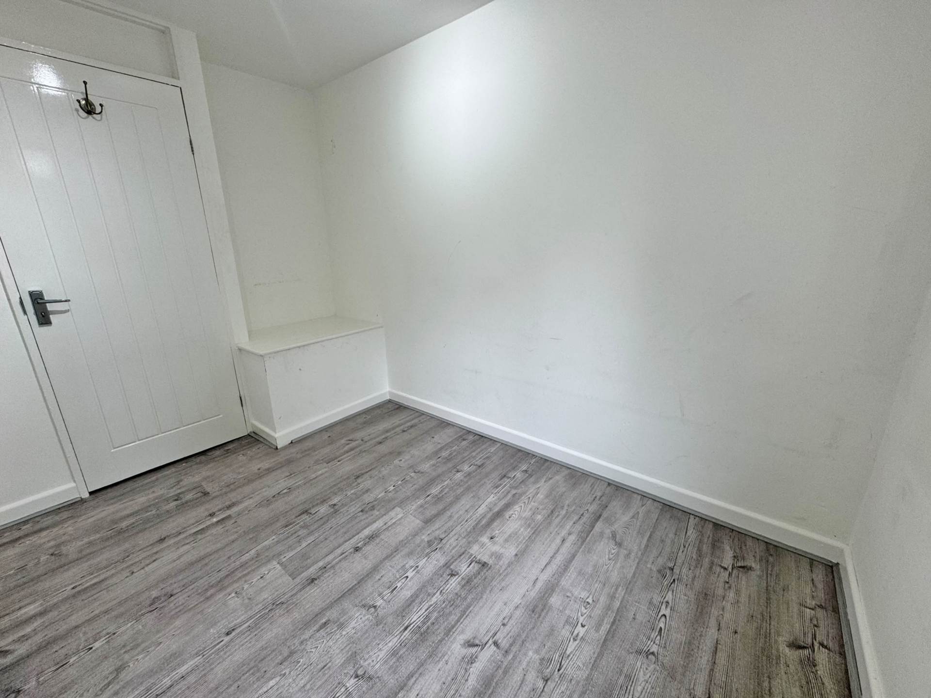 Hopkin Avenue, Derker, Image 7