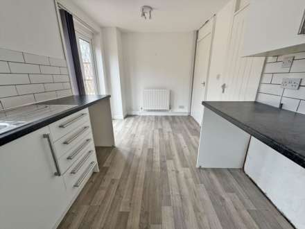 Hopkin Avenue, Derker, Image 5