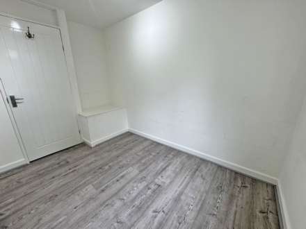 Hopkin Avenue, Derker, Image 7