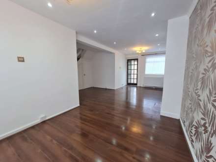 Berkshire Close, Chadderton, Image 3