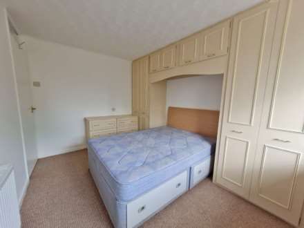 Berkshire Close, Chadderton, Image 8