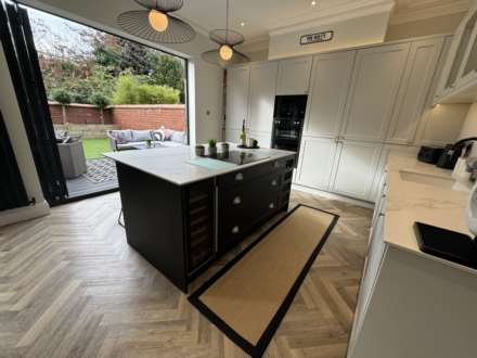 Rochdale Rd, Thornham, Royton, Image 7