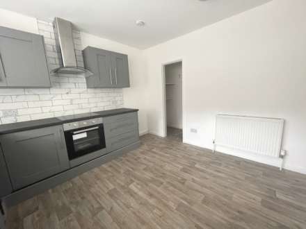 Hollins Road, Oldham, Image 4