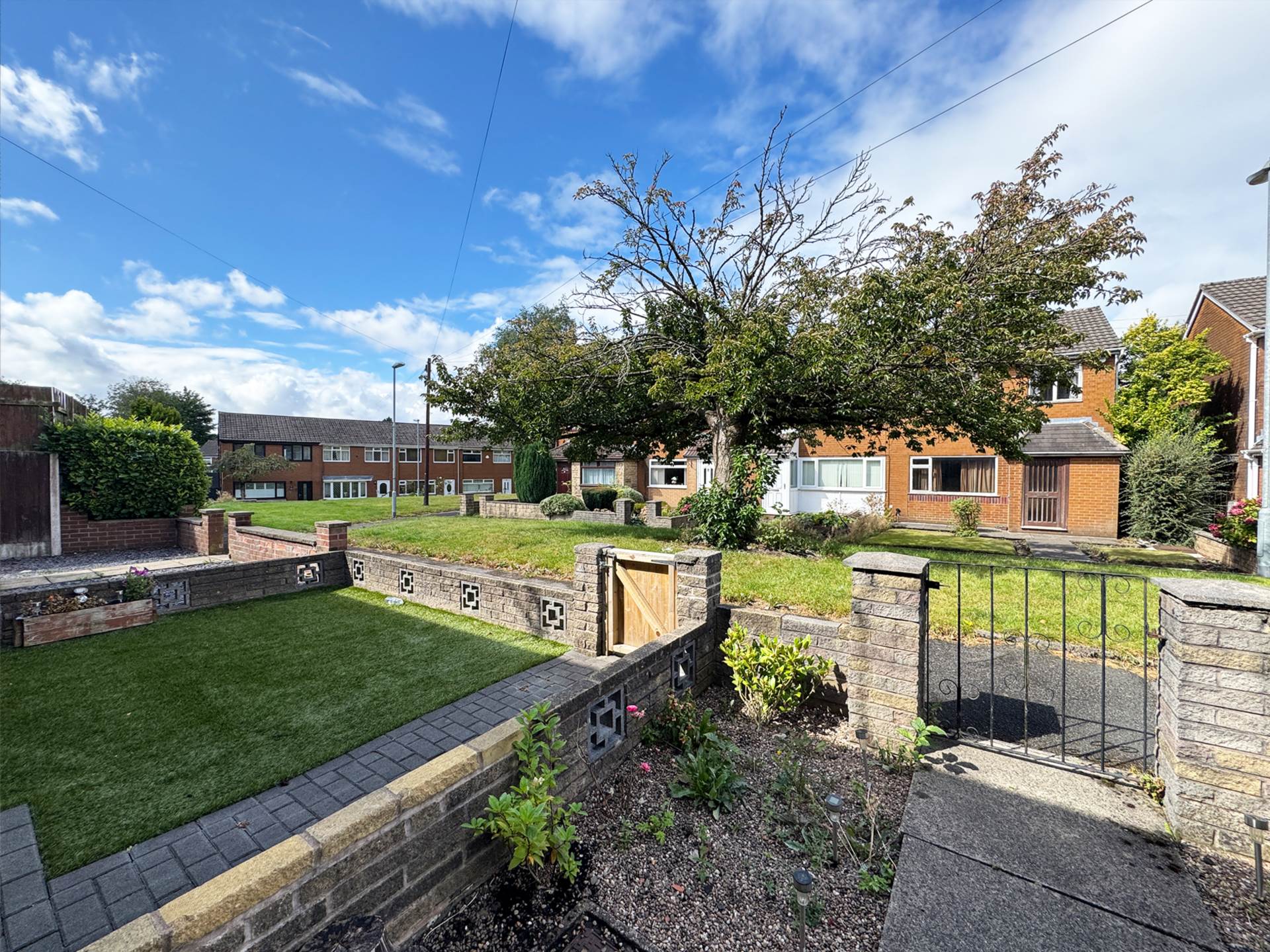 Dryclough Walk, Royton, Image 19