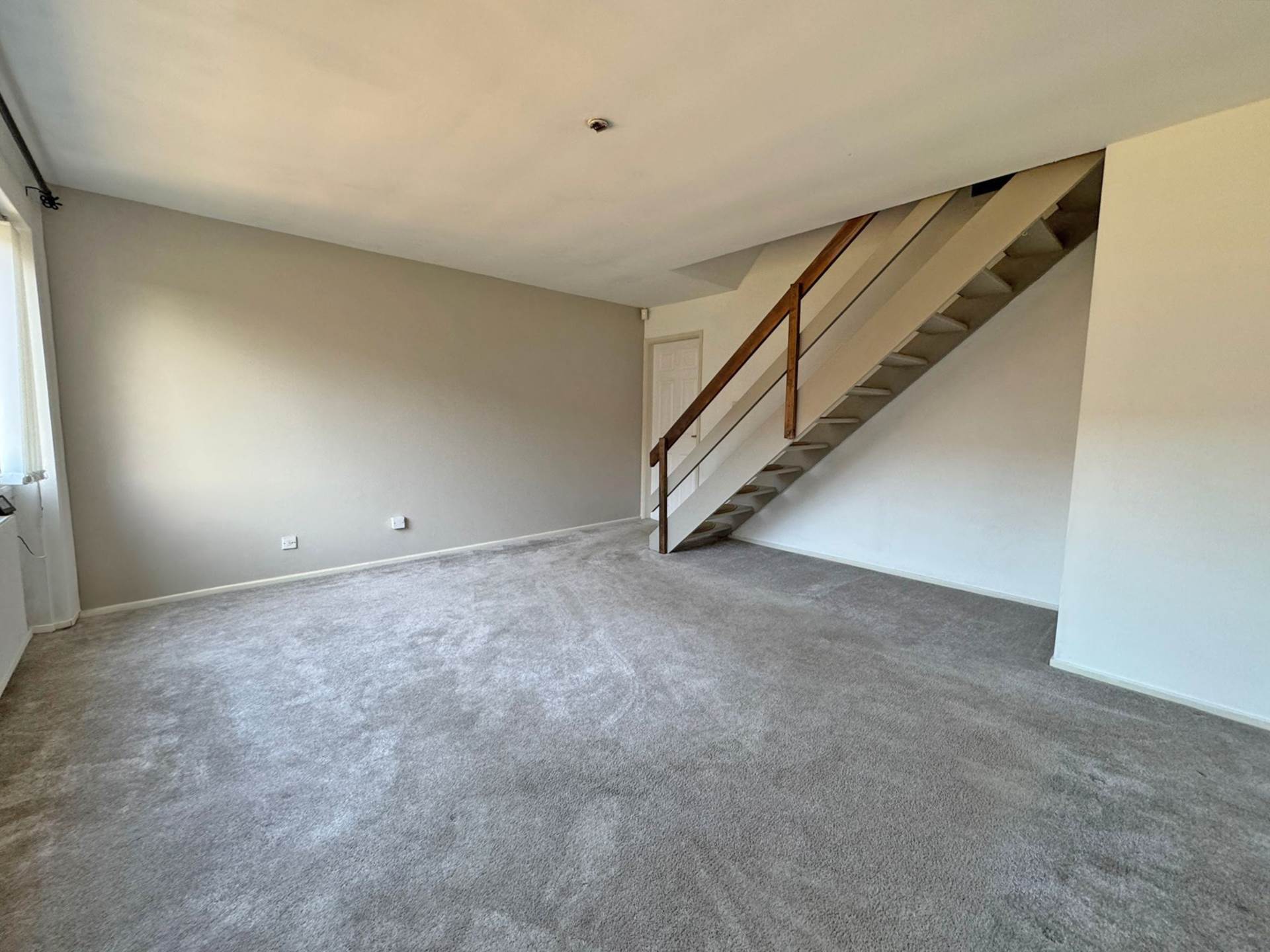 Dryclough Walk, Royton, Image 4