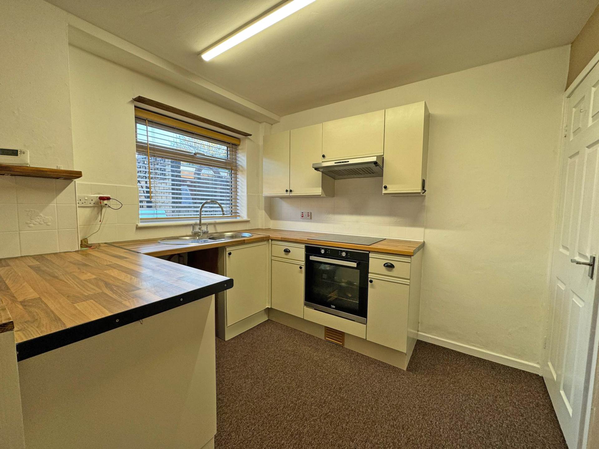 Dryclough Walk, Royton, Image 9