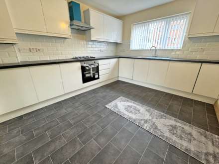 Moor Street, Shaw, Image 10