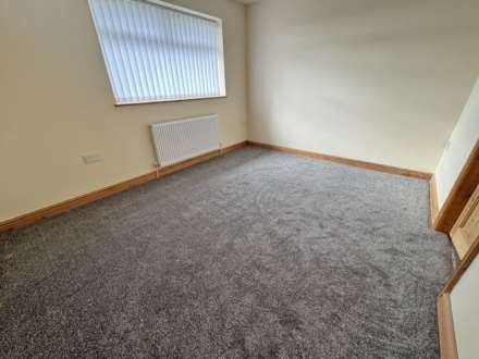 Moor Street, Shaw, Image 12