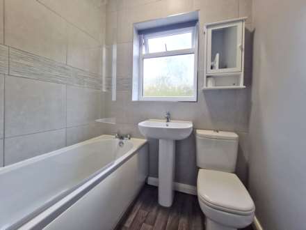 Beal Lane, Shaw, Image 13