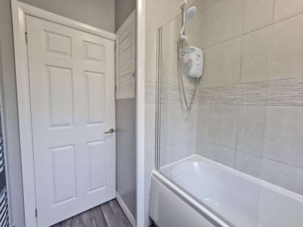 Beal Lane, Shaw, Image 14