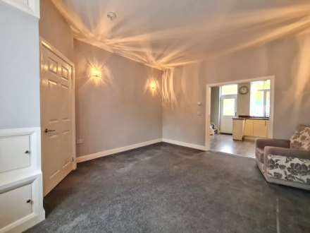 Beal Lane, Shaw, Image 3