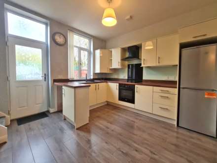 Beal Lane, Shaw, Image 6