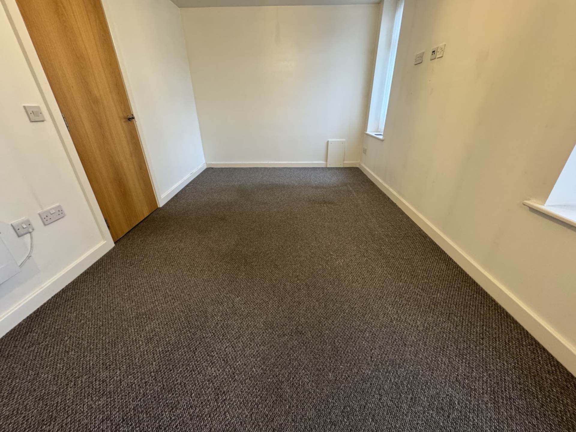 Huddersfield Road, Newhey, Image 6