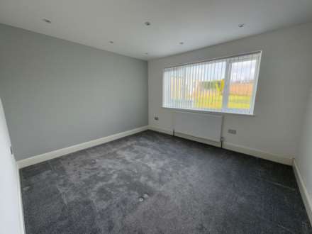 Denbigh Drive, Shaw, Image 10