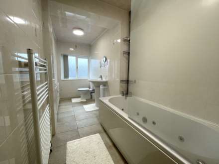 Oaklands Road, Royton, Image 11