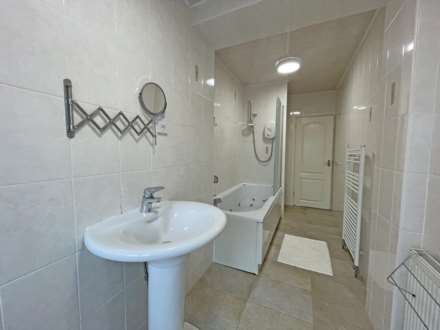 Oaklands Road, Royton, Image 12