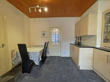 Oaklands Road, Royton, Image 4