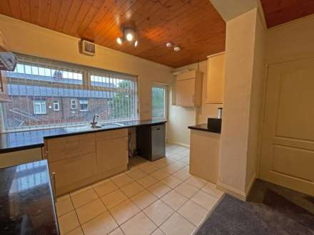 Oaklands Road, Royton, Image 6