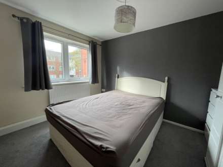 Durden Mews, Shaw, Image 6