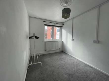 Durden Mews, Shaw, Image 9