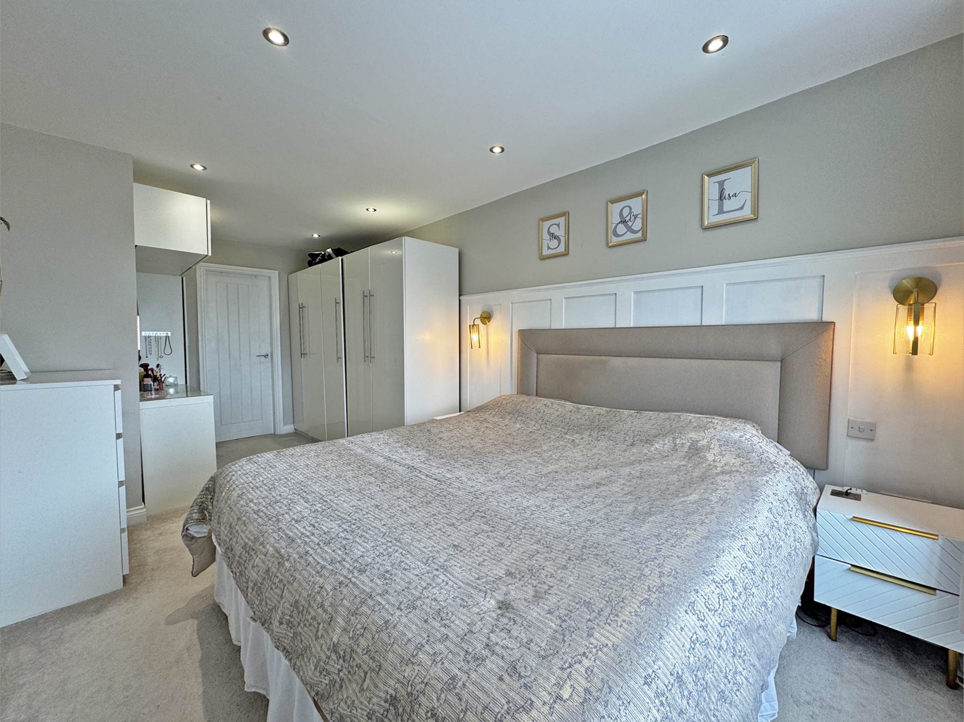 Thornham Old Road, Royton, Image 13