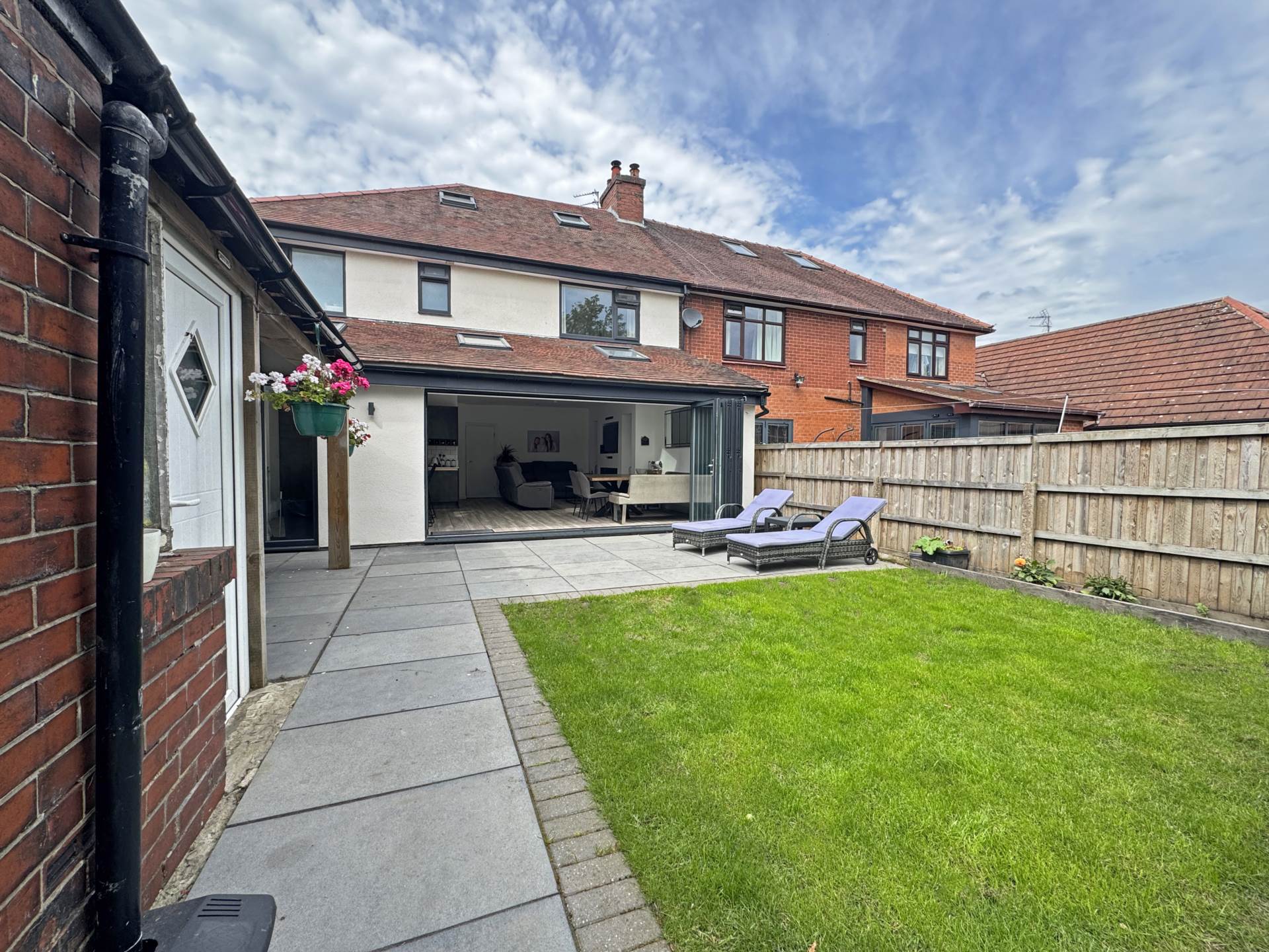 Thornham Old Road, Royton, Image 28