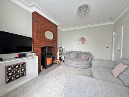 Thornham Old Road, Royton, Image 3