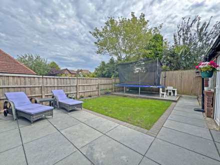 Thornham Old Road, Royton, Image 30