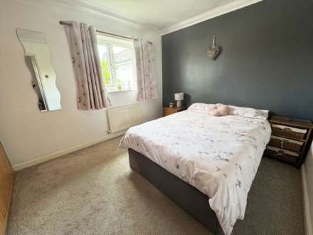 Higham Close, Royton, Image 10