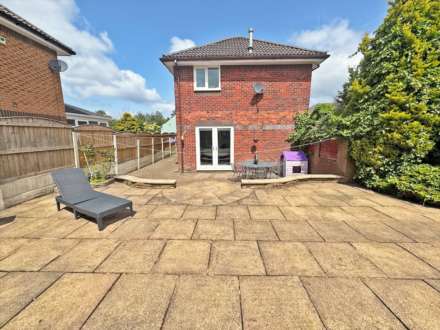 Higham Close, Royton, Image 14
