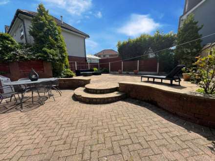 Higham Close, Royton, Image 15
