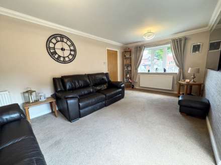 Higham Close, Royton, Image 3