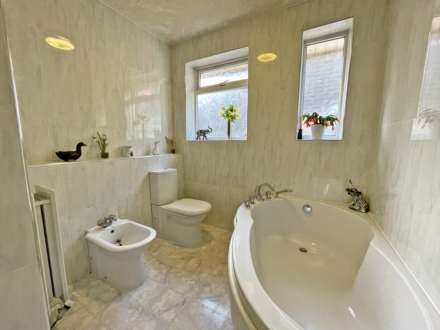 Causewood Close, Moorside, Image 7